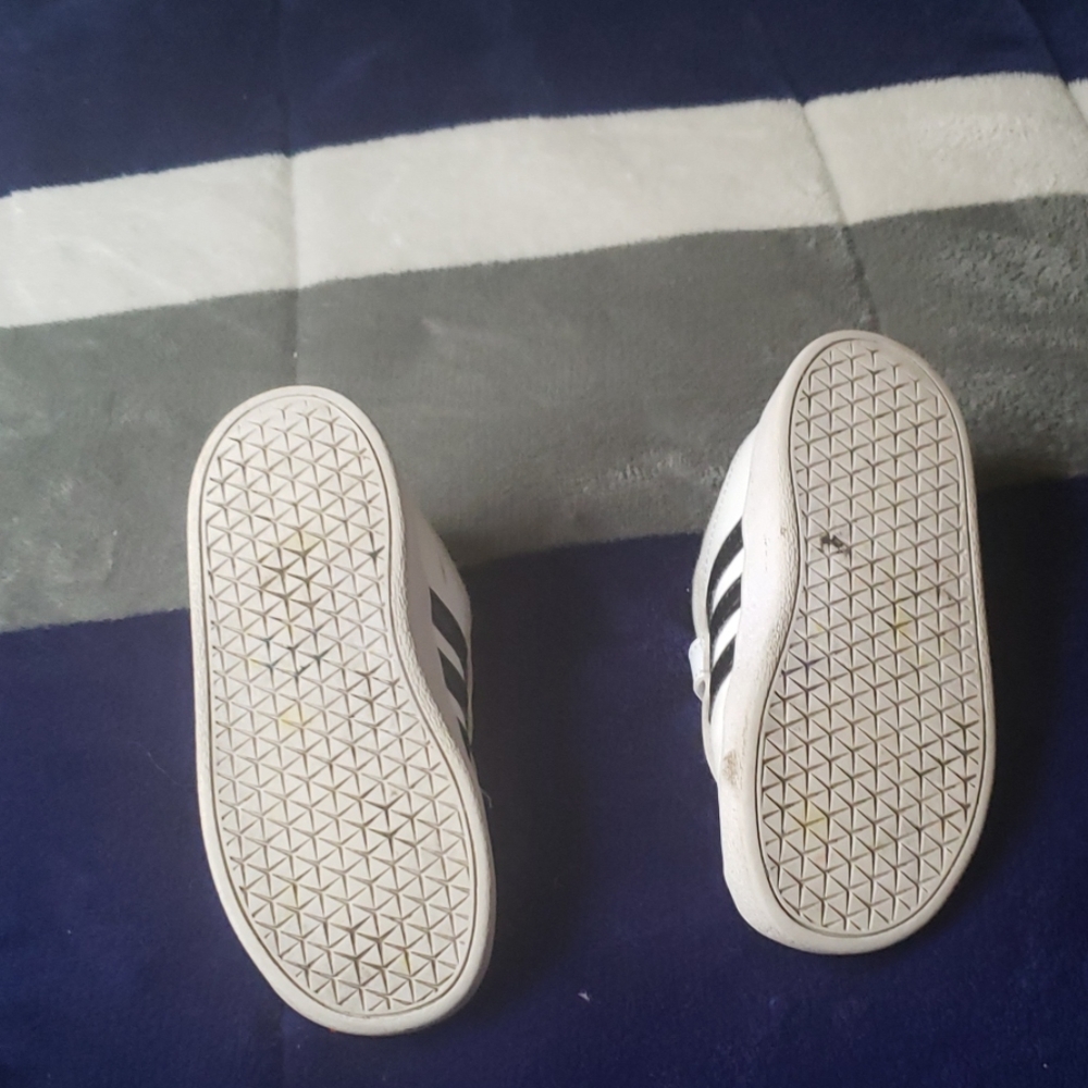 Shoes - Picture 4 of 4